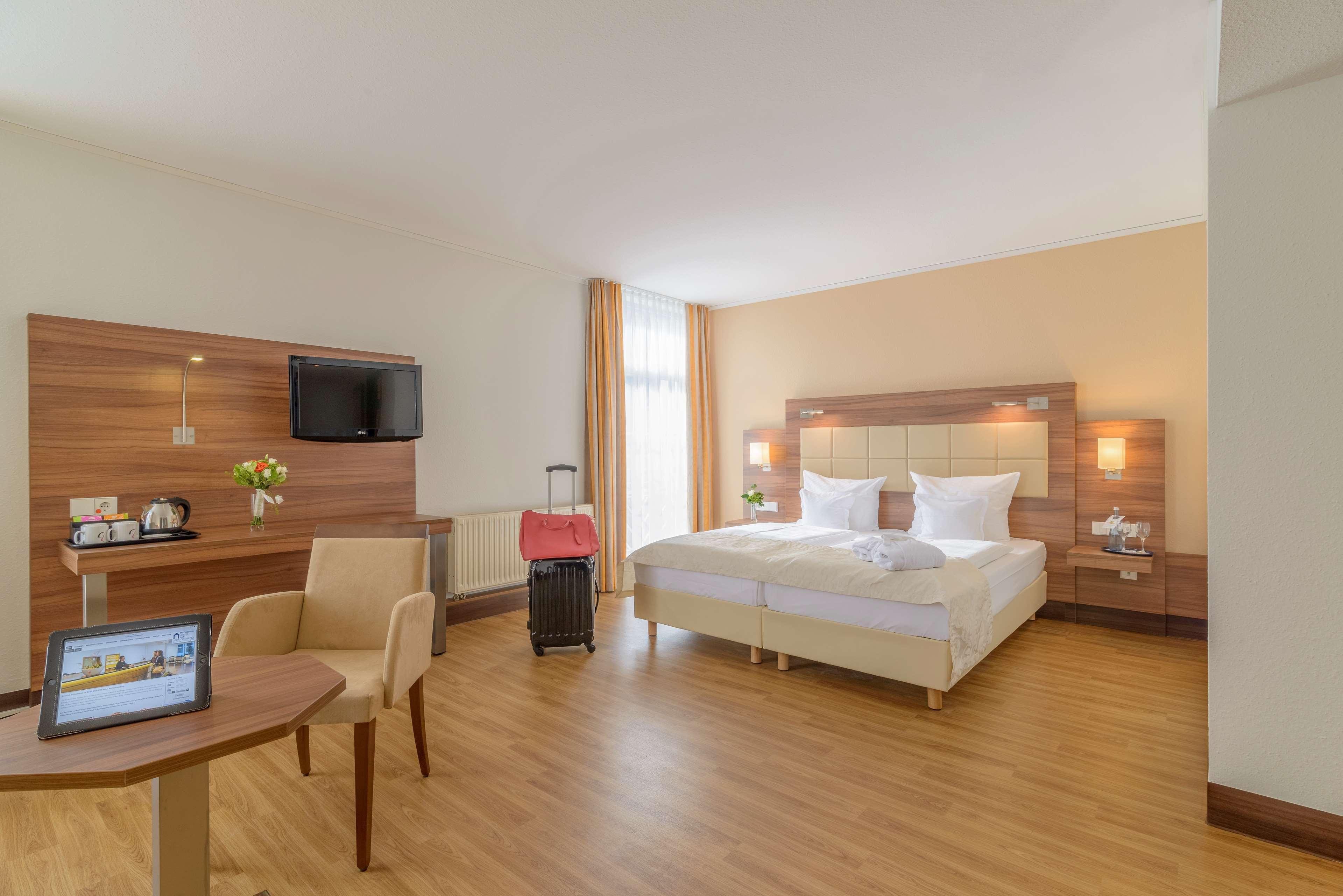 Best Western Plus Hotel Am Schlossberg Nuertingen Exterior foto